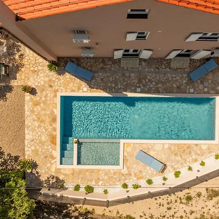 Family Oasis Zadarvillas Вилла *