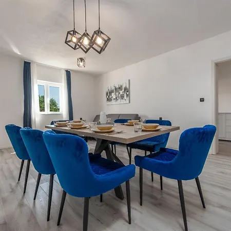 Family Oasis Zadarvillas 别墅 宁