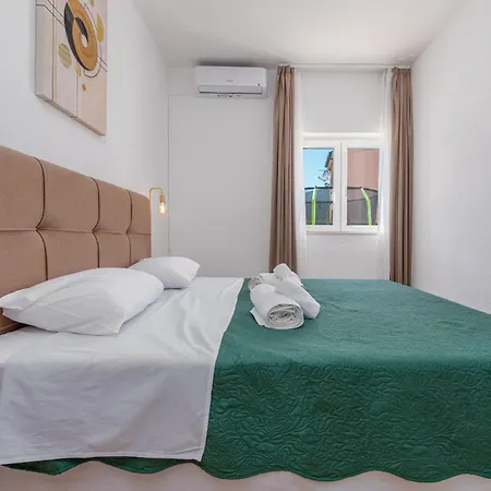别墅 Family Oasis Zadarvillas *
