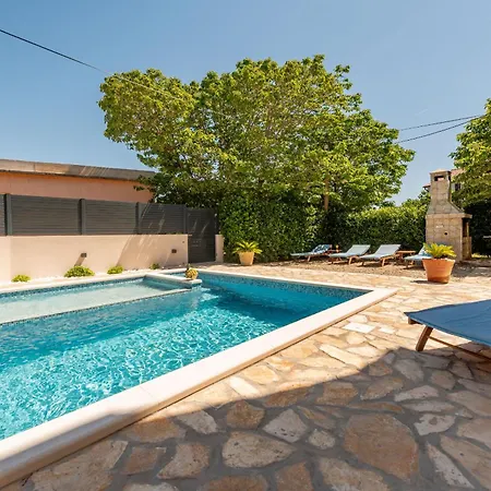 Family Oasis Zadarvillas 别墅
