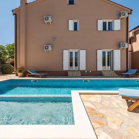 别墅 Family Oasis Zadarvillas *
