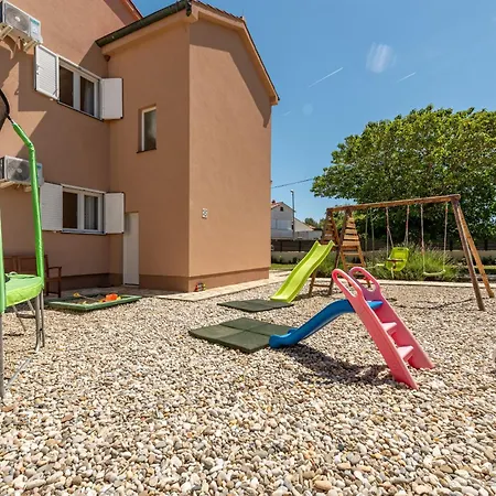 Family Oasis Zadarvillas 别墅 *