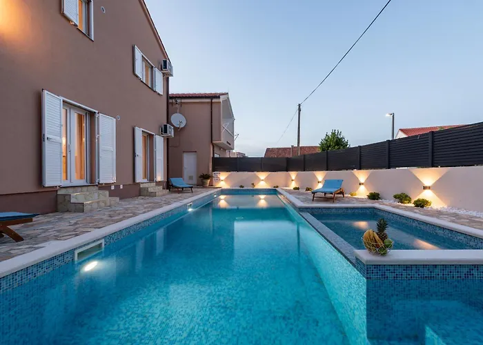Family Oasis Zadarvillas Vila Nin