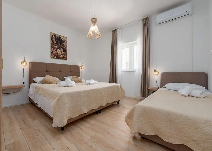 Family Oasis Zadarvillas Нин