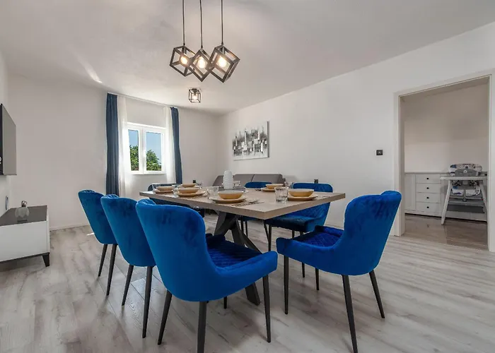 Family Oasis Zadarvillas Вилла Нин