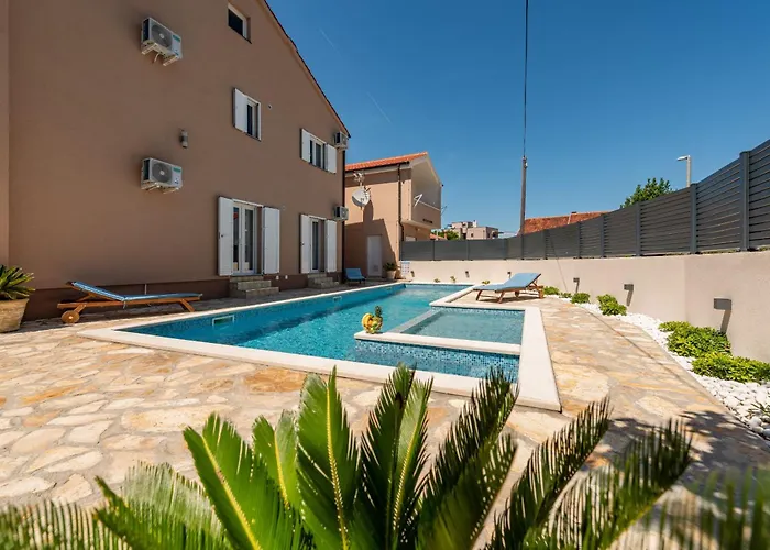 Family Oasis Zadarvillas Vila *