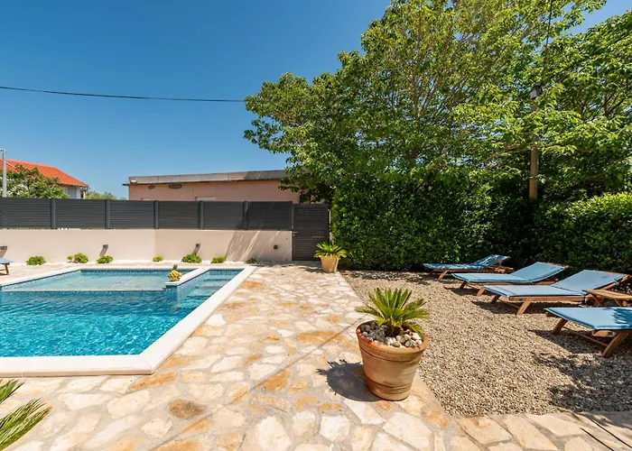 Вилла Family Oasis Zadarvillas Нин